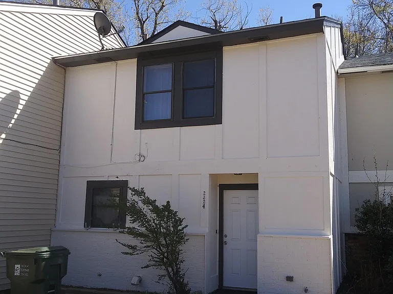 2324 Heatherfield Ln — Photo 1