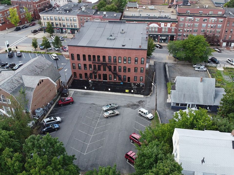 2nd image of 123 High St #39