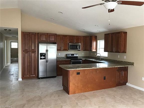 5th image of 305 E Grace St #0