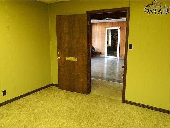 4th image of 901 9th St