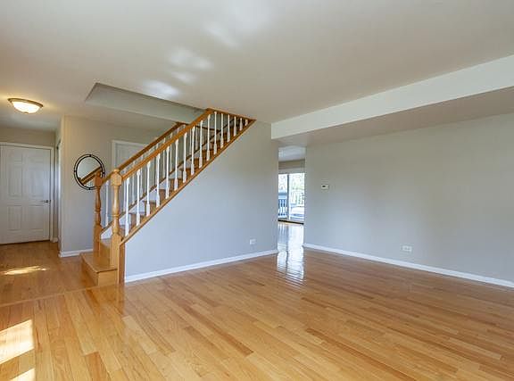 2nd image of 517 Redwood Ln