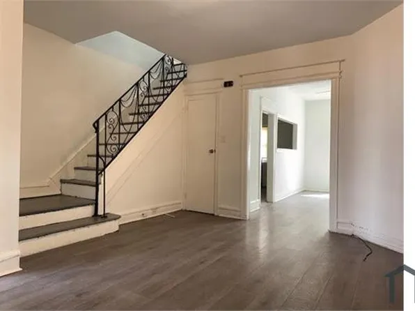 5756 Hunter St, Philadelphia, PA 19131