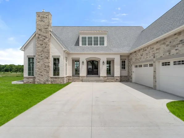 3746 SW Indigo Ave, West Des Moines, IA 50266