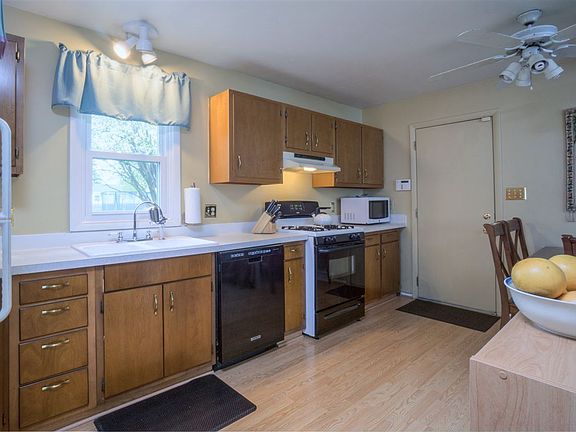 5th image of 1739 Hass Dr