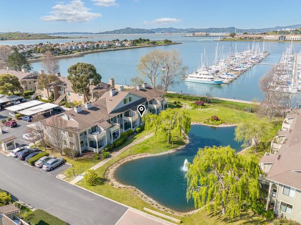 116 Shoreline Ct
