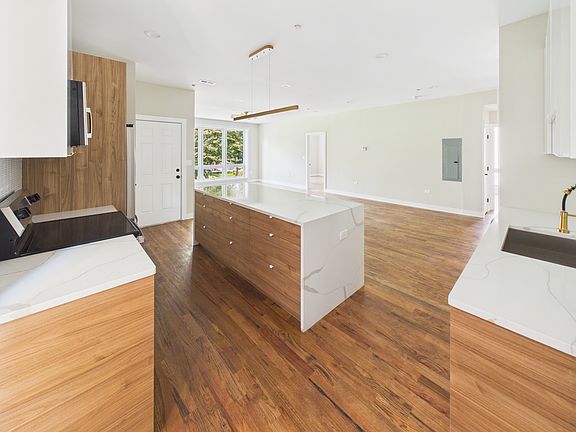 2nd image of 2839 W 24th Blvd #1F