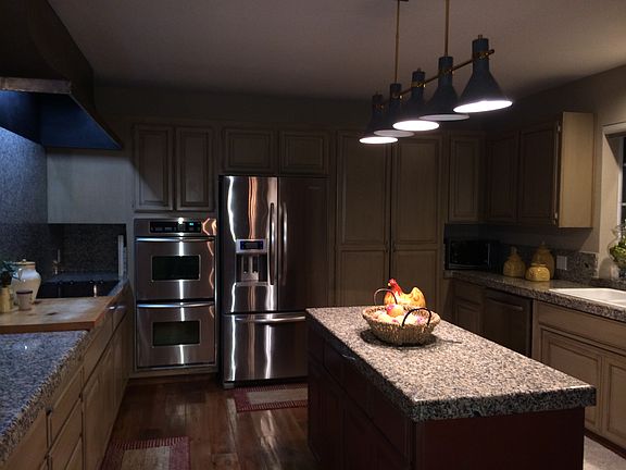 3rd image of 5772 Salmon Ct
