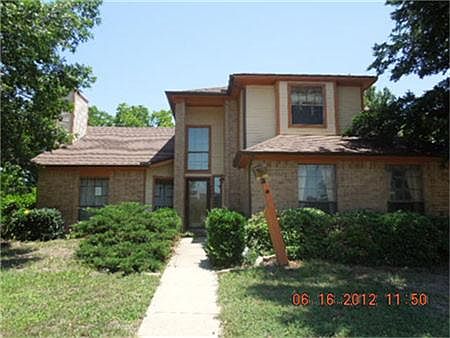 1st image of 2888 Claremont Dr