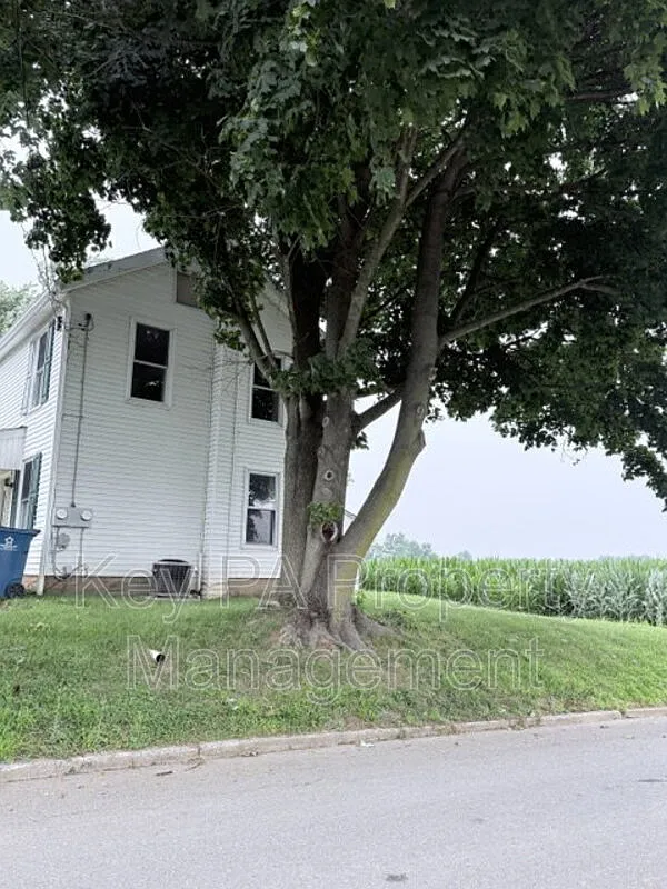 2 bed, 1.0 bath, 936 sqft, $1,975 — Photo 3
