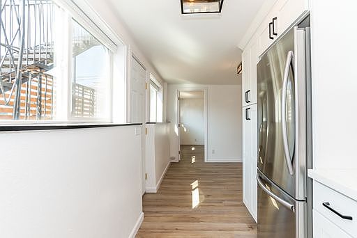 3rd image of 822 6th Ave N APT B