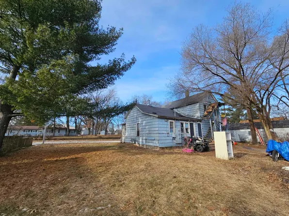 132 S Linden St, Adams, WI 53910