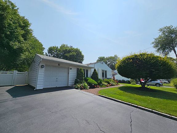 2nd image of 10 Grace Park Dr