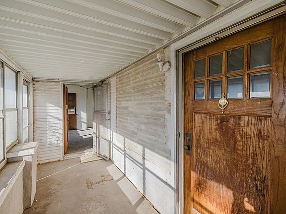 5th image of 1490 NE 60th St