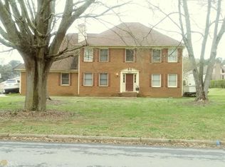 5517 Barrwyn Dr, Rex, GA 30273