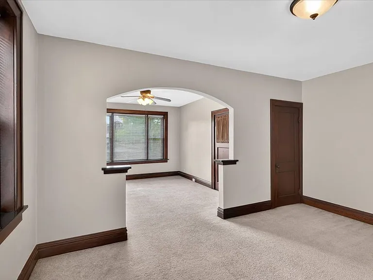 3637 Bowen — Photo 7