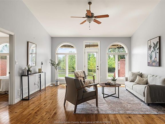 5th image of 1519 Aspenshore Ave