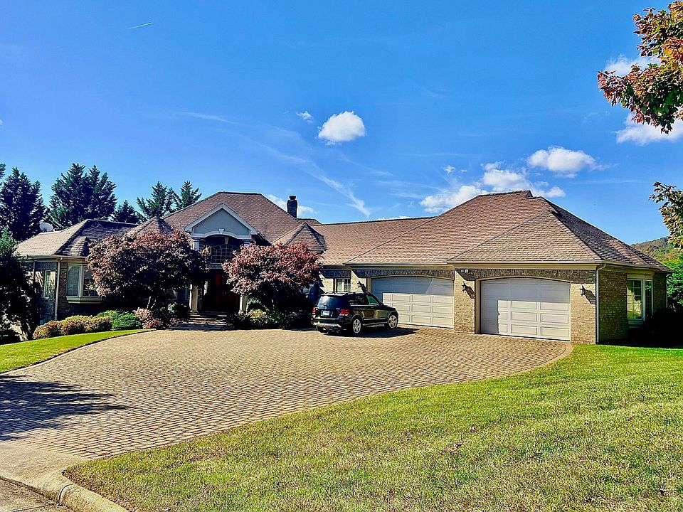 1st image of 905 Douglas Ct