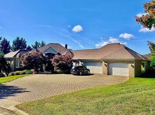 905 Douglas Ct, Salem, VA 24153
