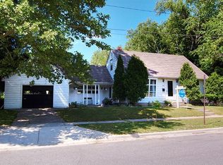 1063 Drexel Dr NE, Grand Rapids, MI 49505