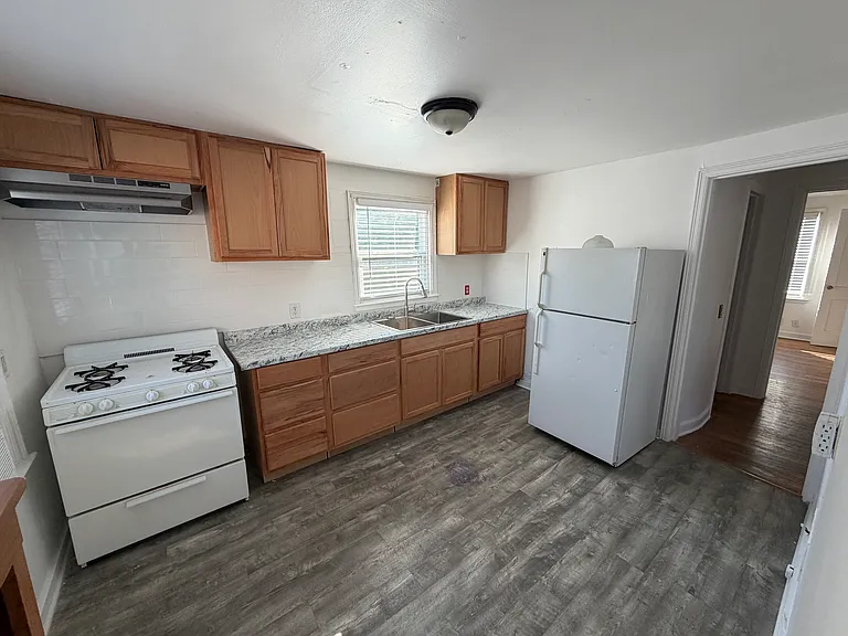 104-106 N Blair St #104 — Photo 14