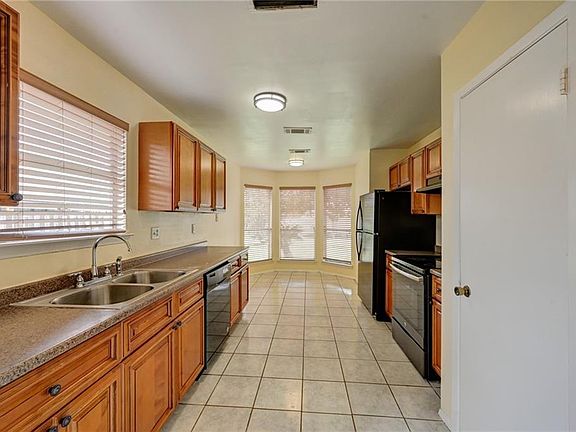 5th image of 3216 Timberlane Way Dr