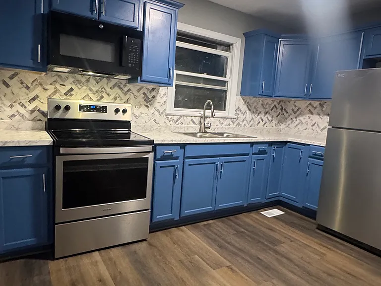 803 Cambridge St — Photo 10