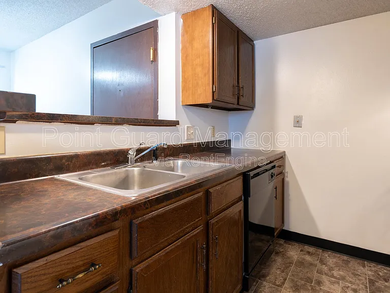 844 N Waco Ave — Photo 26