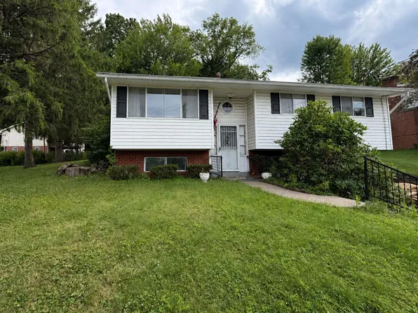 1708 Louella St, Vestal, NY 13850