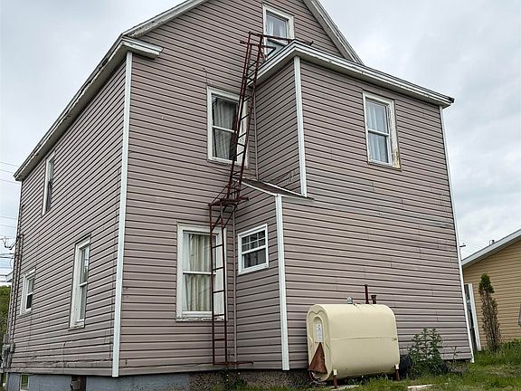 5th image of 1491 Victoria Rd