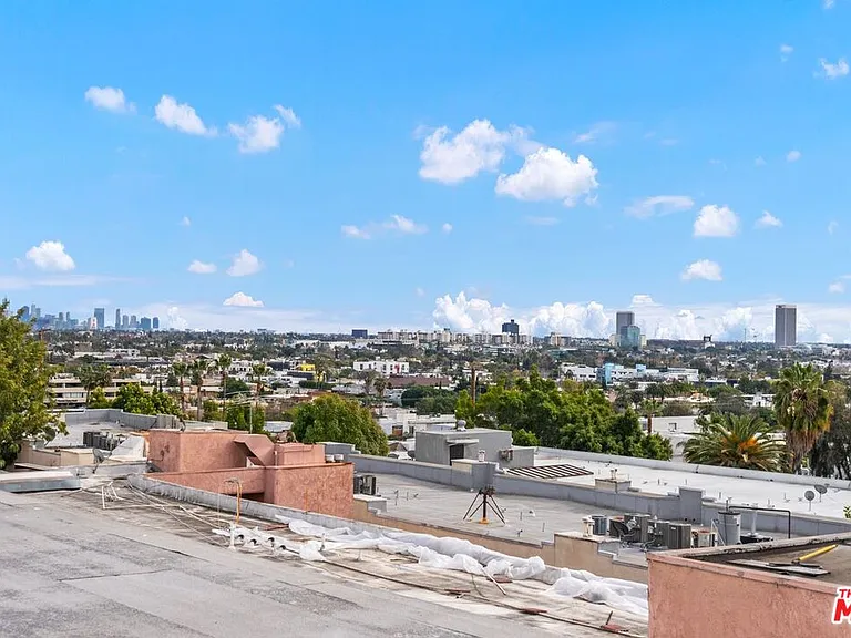 960 Larrabee St #105 — Photo 24