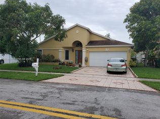 3260 Lucerne Way, Hollywood, FL 33025