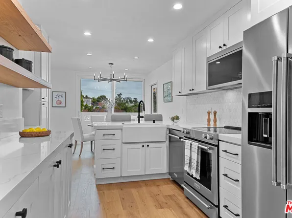1233 N Flores St APT 301, West Hollywood, CA 90069