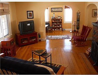 4th image of 447 Miller Ave