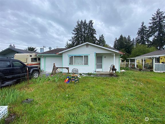 2nd image of 110 E Eagle St.