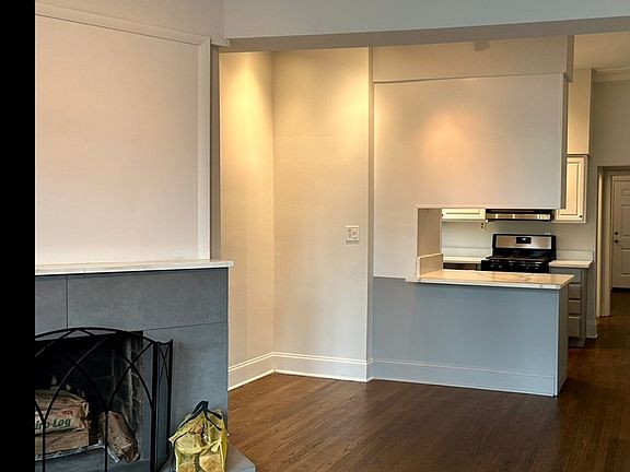 4th image of 208 W Willow St #3