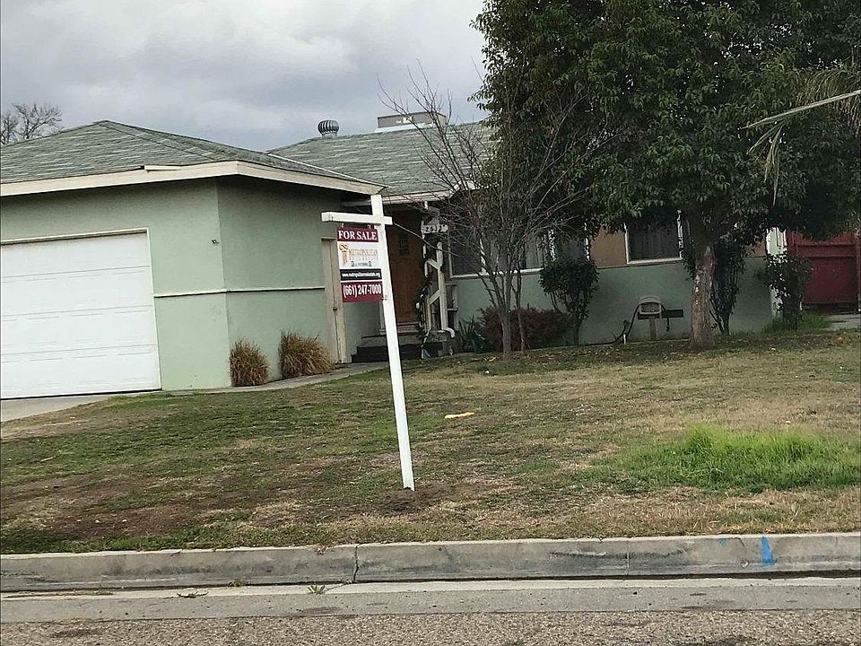 2nd image of 2513 Urbano Dr