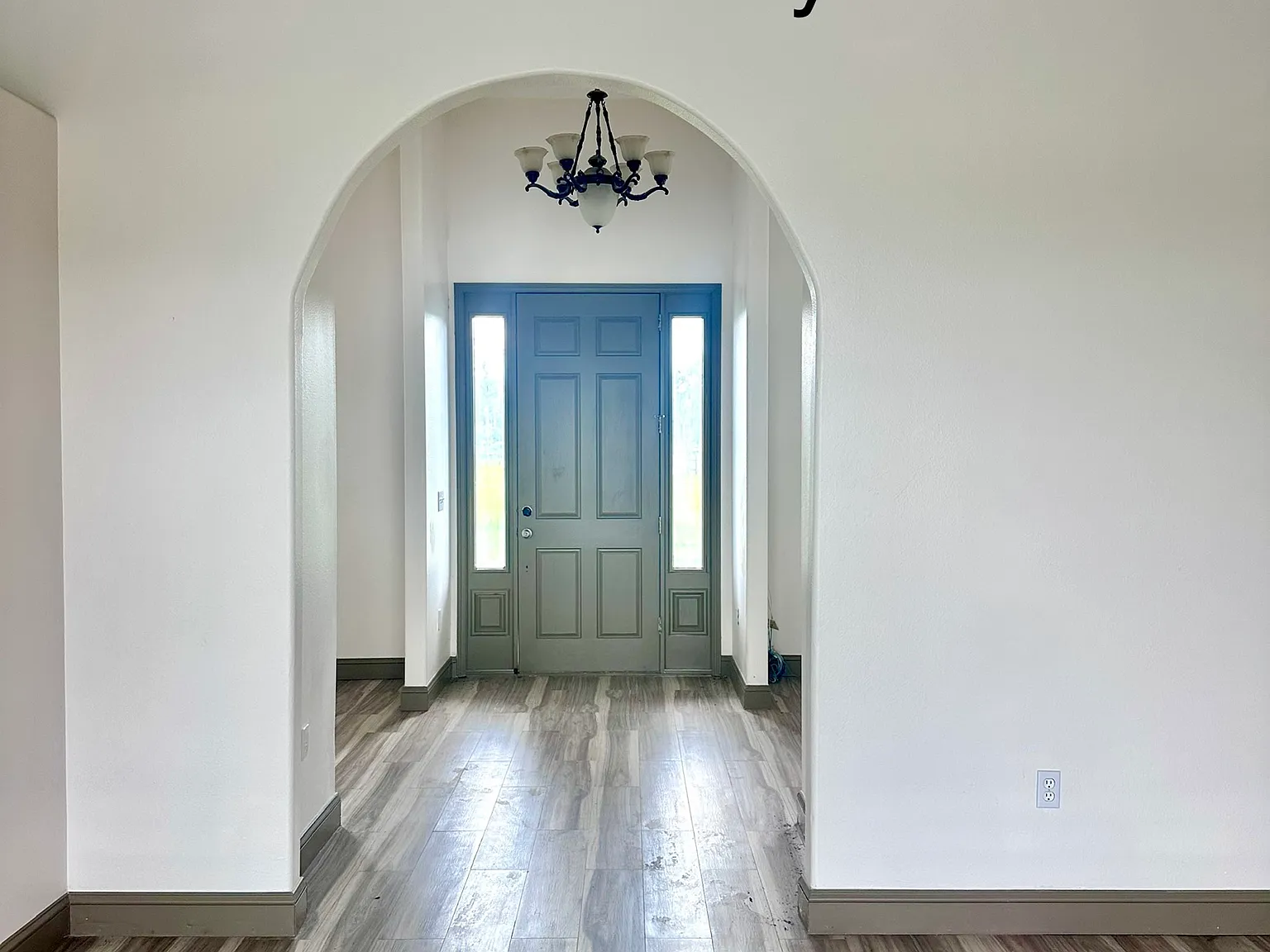 4 bed, 2662 sqft, $4,950 — Photo 2