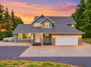 966 Lookout Road, Castle Rock, WA 98611