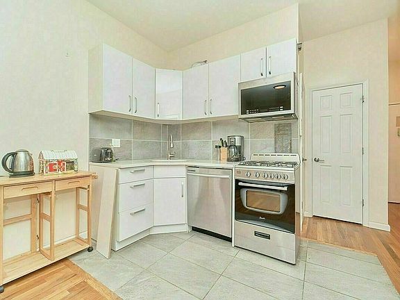 4th image of 2593 Frederick Douglass Blvd #17