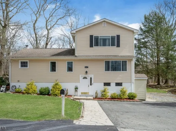 447 Brown Trl, Hopatcong Boro, NJ 07843