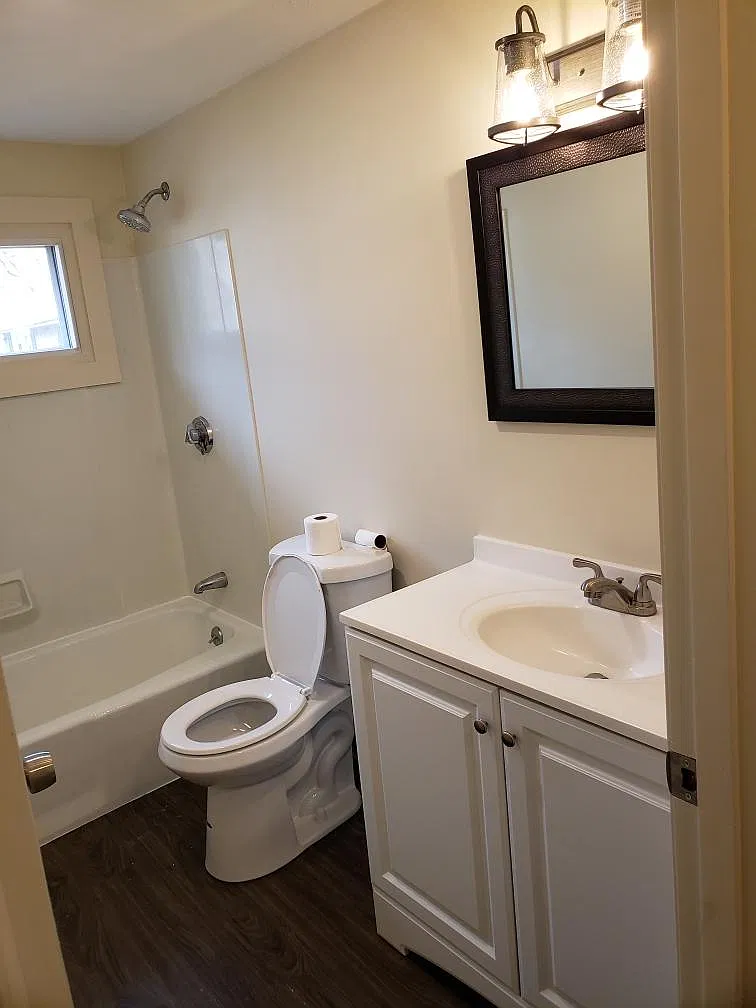 4 Greenleaf Dr — Photo 4