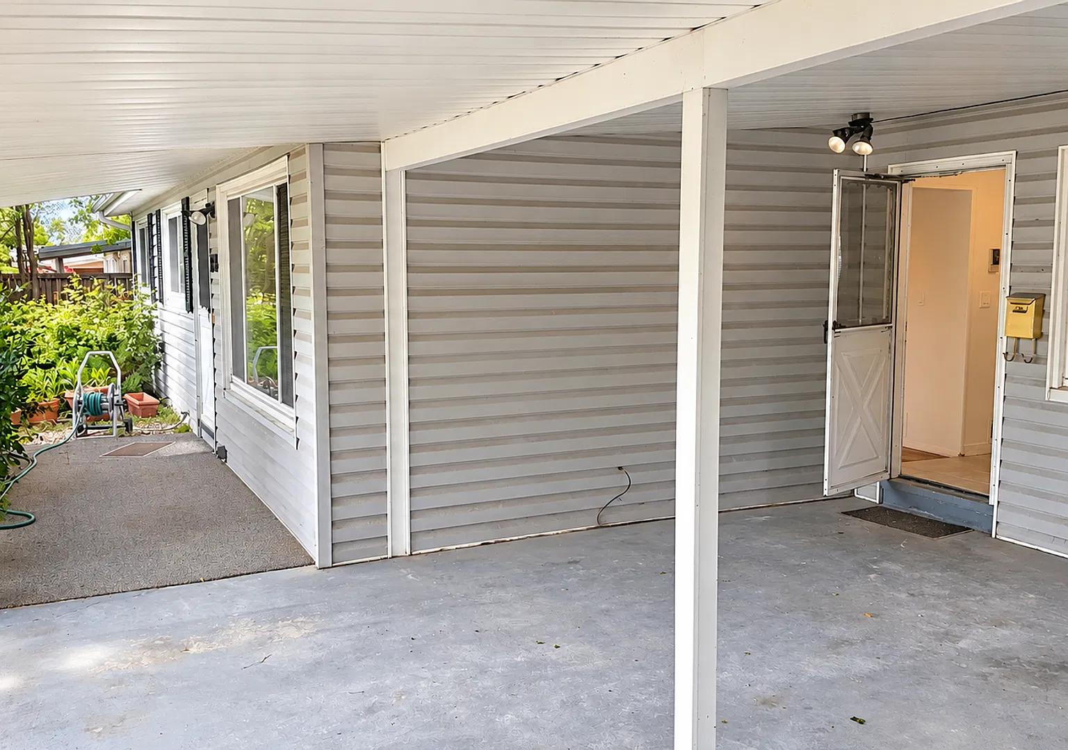 *FREE Oct Rent* 3-Bedroom Rambler in Bountiful with 2-Car Carport — Photo 4