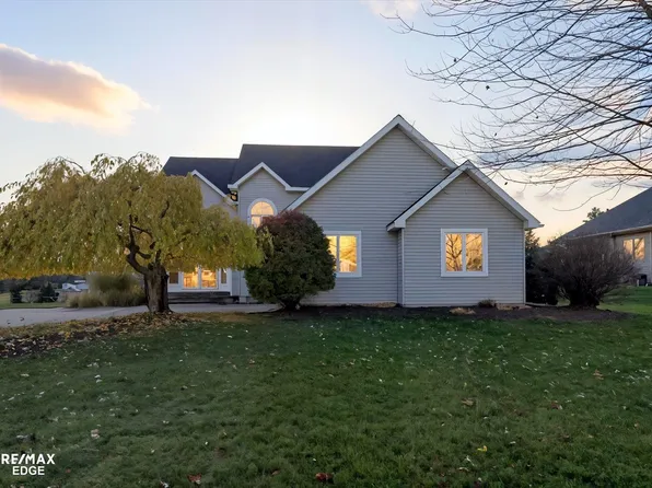 9316 Country Club Ln, Davison, MI 48423