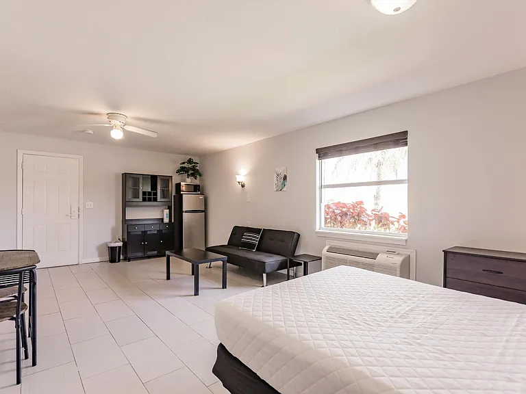 14621 McGregor Blvd #19 — Photo 3