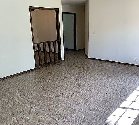 4th image of 400 Elwood Dr