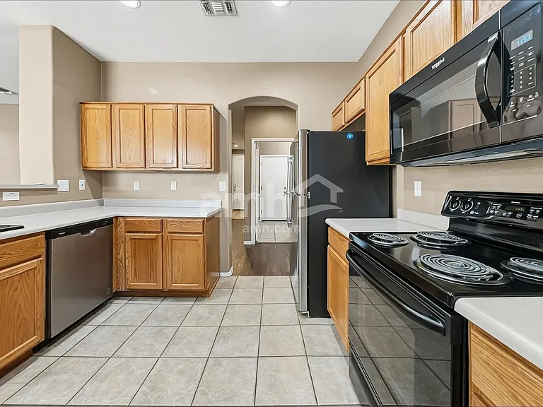 2150 E Bellerive Pl — Photo 4
