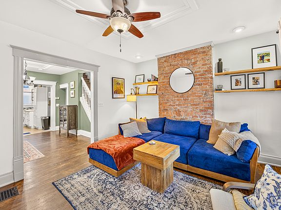 4th image of 226 Retreat St