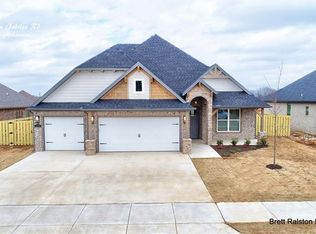 1500 Golden Jubilee Rd, Centerton, AR 72719