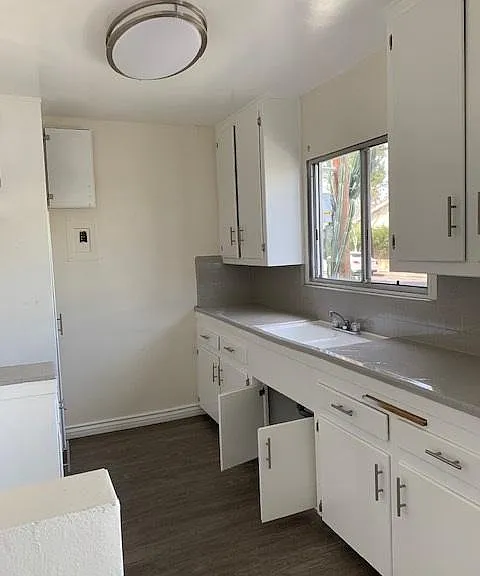11718 Victoria Ave #1 — Photo 7