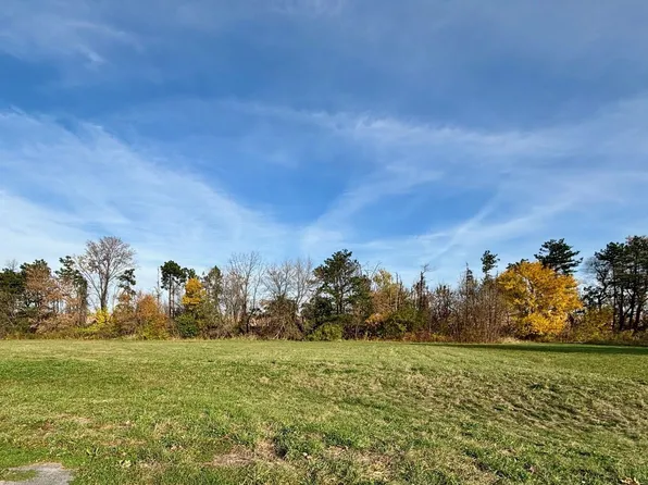 7696 Owl Trl, Rockford, IL 61114